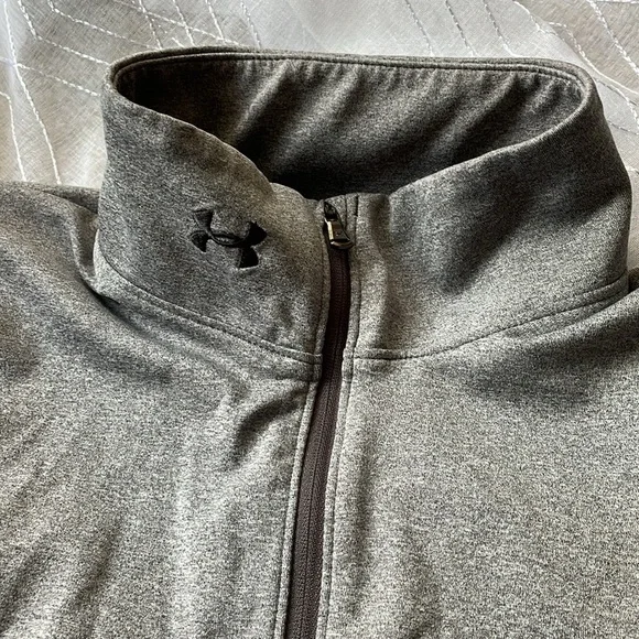 Under Armour cold gear gray long sleeve - Picture 3 of 5